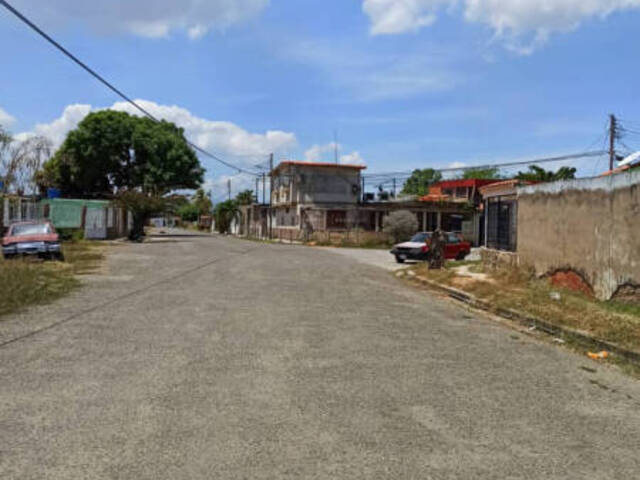 Venta en Piedras Negras - Los Guayos