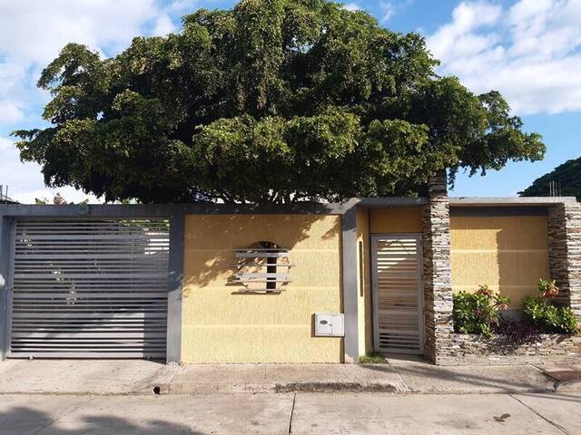 Venta en Los Palos Grandes - San Joaquín