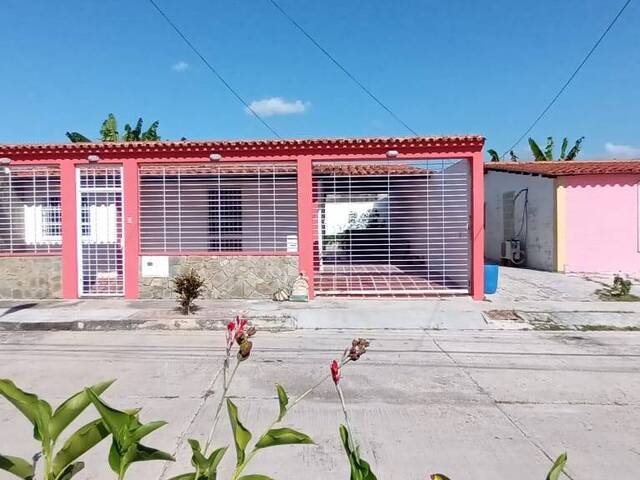Venta en El Guayabal - San Joaquín