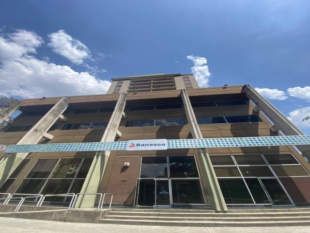 Venta en Av. Bolivar - Valencia