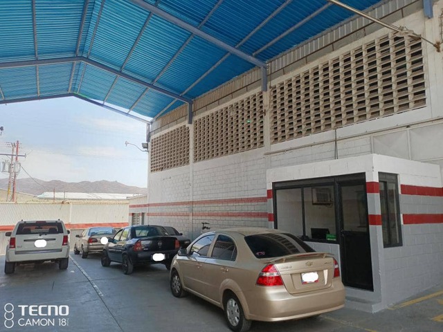 Alquiler en Av. Don Julio Centeno - San Diego