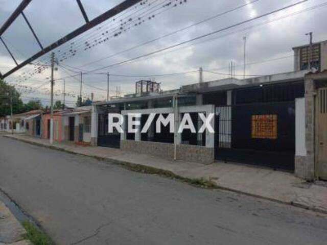Venta en Centro Güigüe  - Guigue