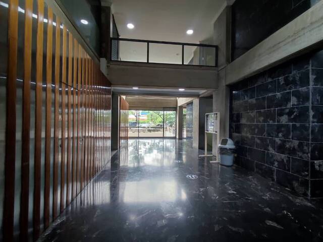 Venta en Av. Bolivar - Valencia