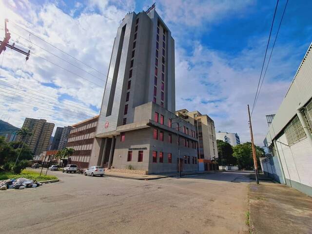 Venta en Av. Bolivar - Valencia