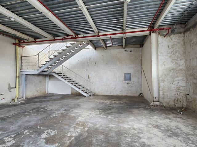 Local / Casa Comercial para Alquiler en Los Guayos - 4