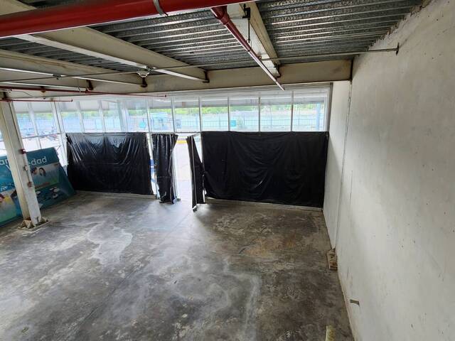 Local / Casa Comercial para Alquiler en Los Guayos - 5