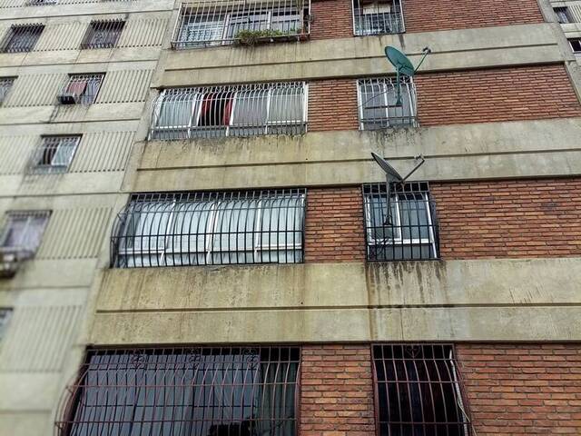 Venta en Avenida Lara - Valencia