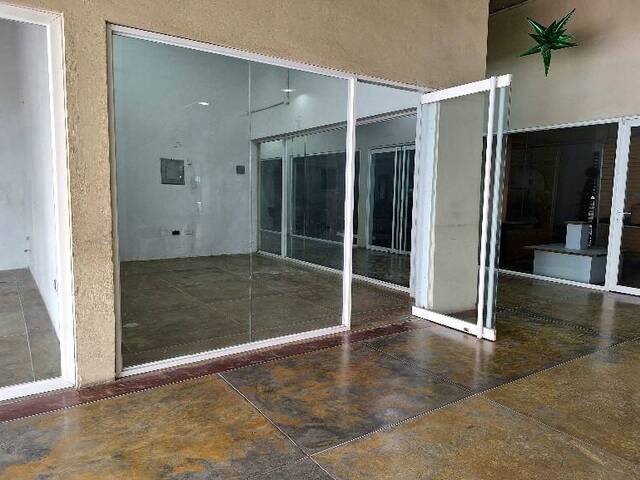 Venta en Av. Bolívar Vieja de Naguanagua -  Naguanagua
