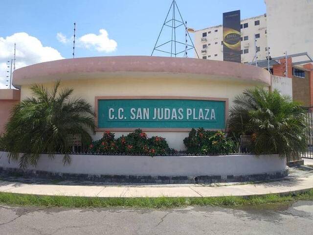 Venta en Paraparal - Los Guayos