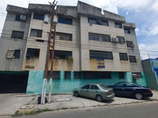 Venta en Av Piar - Guacara