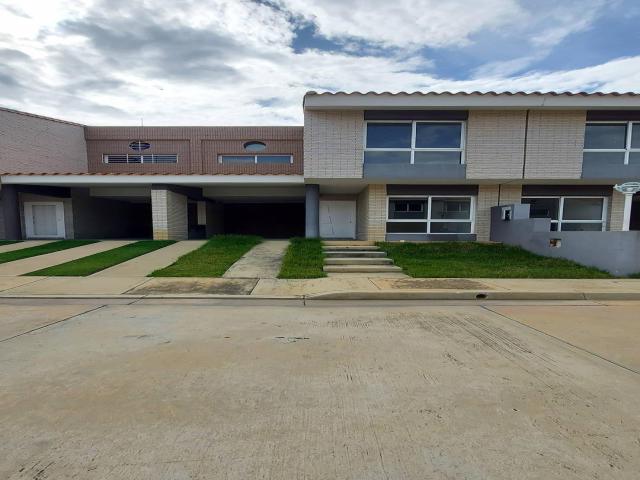Venta en Cumbres de La Esmeralda - San Diego