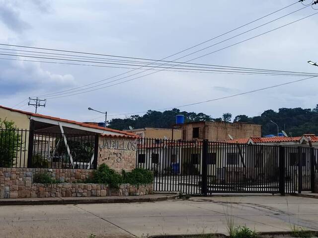 Venta en Lomas de La Hacienda - San Diego