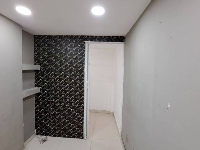 Local / Casa Comercial para Alquiler en Naguanagua - 4
