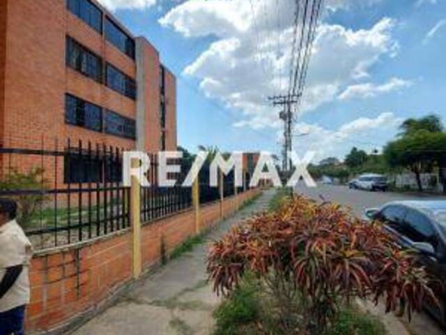 #227535 - Apartamento para Venta en Los Guayos - G - 1