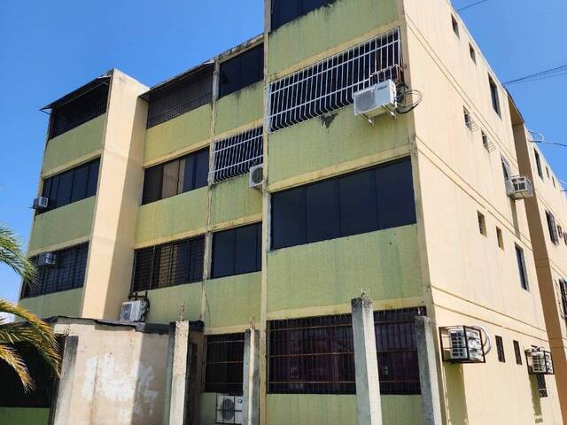 #249872 - Apartamento para Alquiler en Los Guayos - G