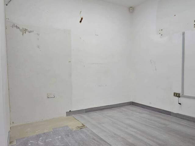 Local / Casa Comercial para Alquiler en Naguanagua - 3
