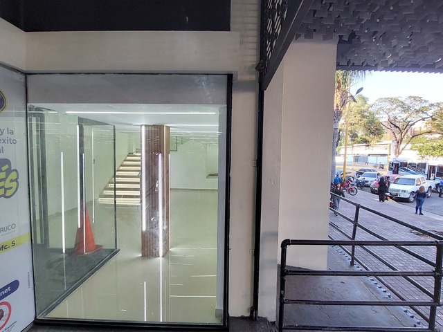 Alquiler en Av. Bolivar - Valencia