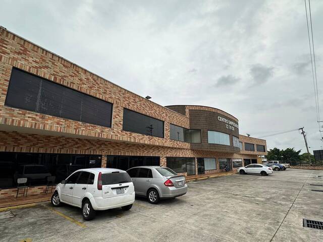 Alquiler en Av. Lisandro Alvarado - Valencia