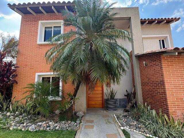 Venta en Lomas del Country - Valencia