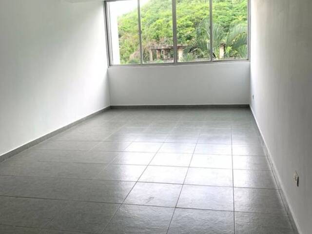 Apartamento para Alquiler en  Naguanagua - 5