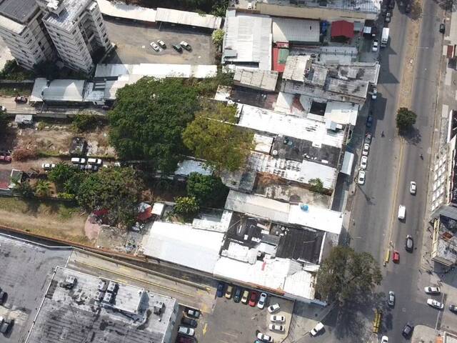 Venta en Avenida Bolivar - Valencia