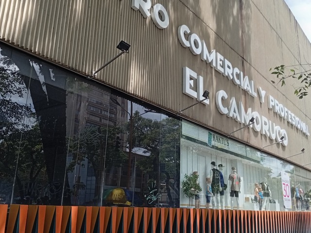 Venta en Av. Bolivar - Valencia