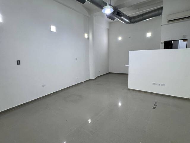Local / Casa Comercial para Alquiler en Valencia - 3
