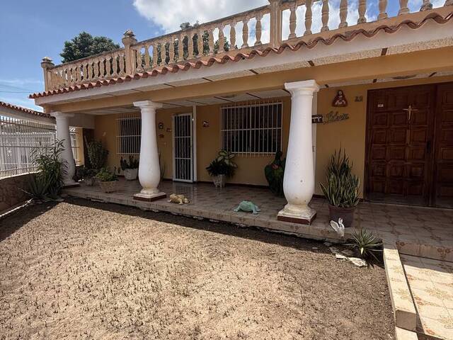 Venta en Paraparal - Los Guayos