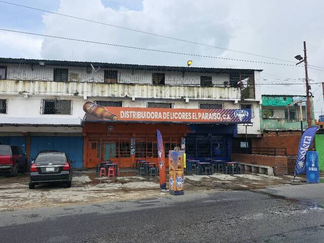 Venta en Avenida Sesquicentenario - Valencia