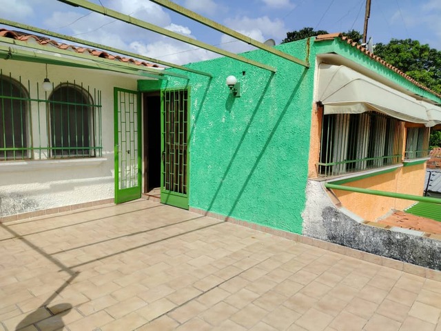Venta en Av. Universidad -  Naguanagua
