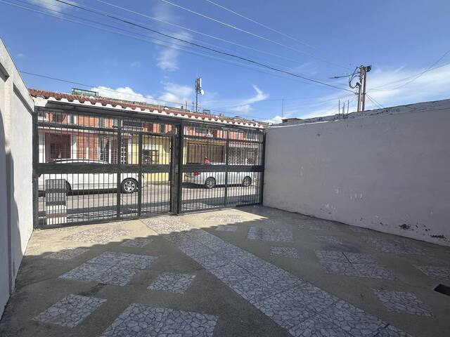 #28651 - Casa para Venta en Los Guayos - G - 3