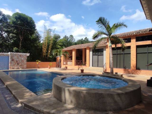 Casa para Venta en Tocuyito - 2