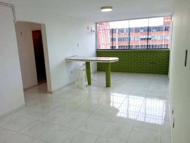 Apartamento para Alquiler en  Naguanagua - 3