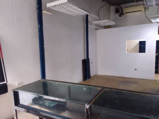 Local / Casa Comercial para Alquiler en Valencia - 4