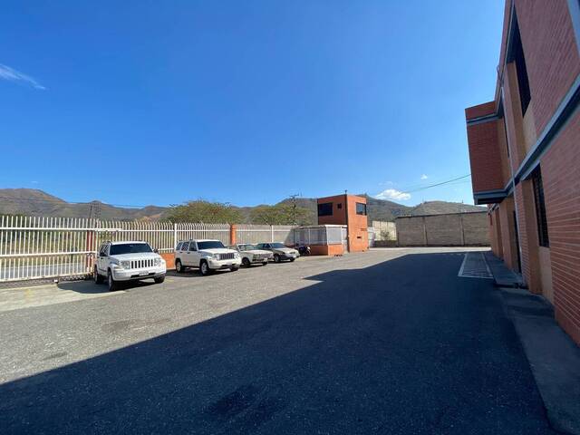 Galpón para Alquiler en Los Guayos - 5