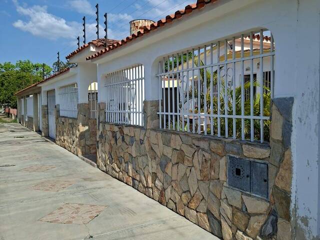 Venta en Ciudad Alianza - Guacara