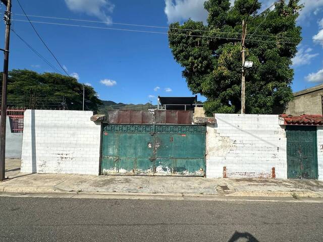 Local / Casa Comercial para Venta en  Naguanagua - 3