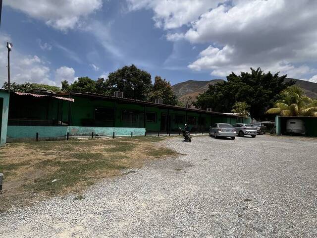 #323812 - Local / Casa Comercial para Alquiler en Guacara - G
