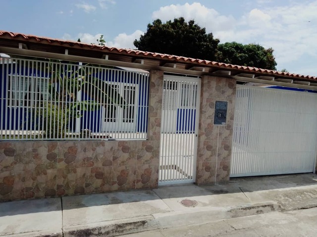 #324449 - Casa para Venta en Los Guayos - G