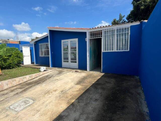 #324449 - Casa para Venta en Los Guayos - G