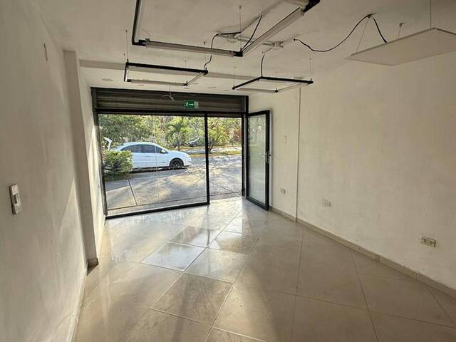 Local / Casa Comercial para Alquiler en  Naguanagua - 5
