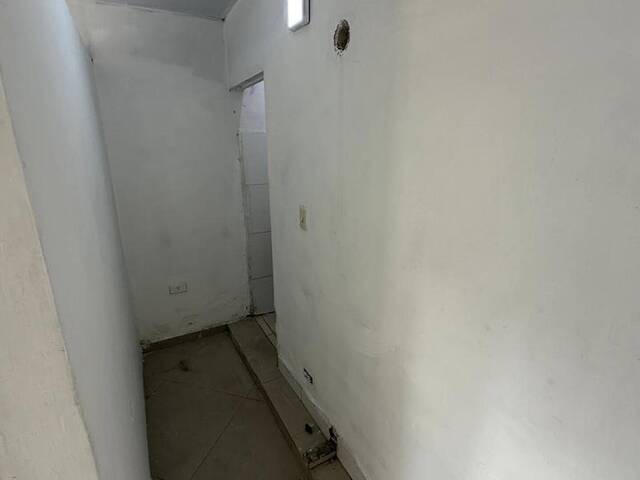 Local / Casa Comercial para Alquiler en Naguanagua - 4