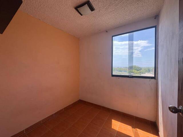 Apartamento para Venta en Los Guayos - 5