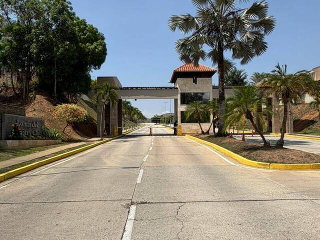 Venta en Lomas del Country Guataparo - Valencia