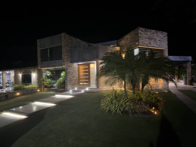 Venta en Villas Laguna Norte - Valencia