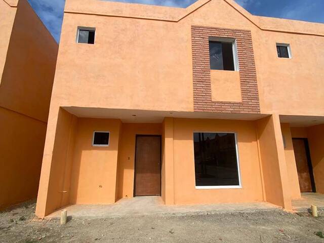 Townhouse para Venta en Guacara - 3