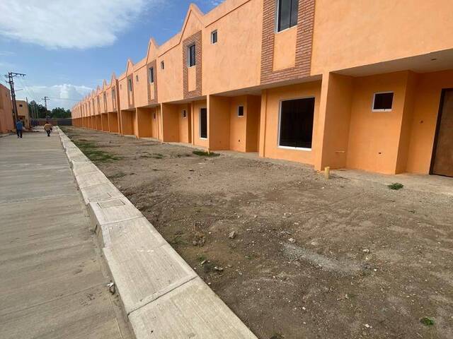 Townhouse para Venta en Guacara - 2