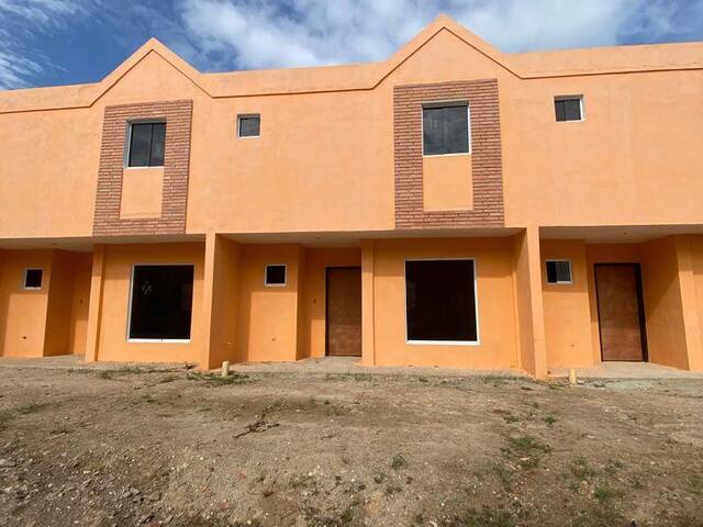 Townhouse para Venta en Guacara - 4