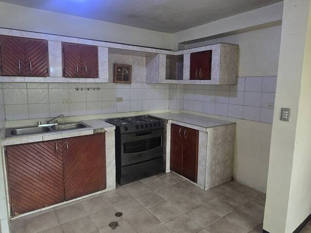 Apartamento para Alquiler en  Naguanagua - 4