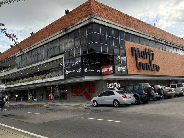 Venta en Av. Bolivar - Valencia